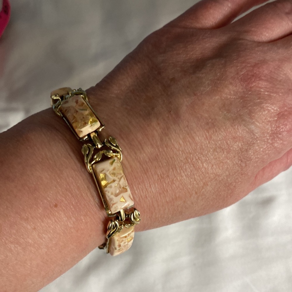 082)VINTAGE Coro bracelet